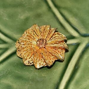 Vintage Gold Tone Liebe USA Scarf Clip